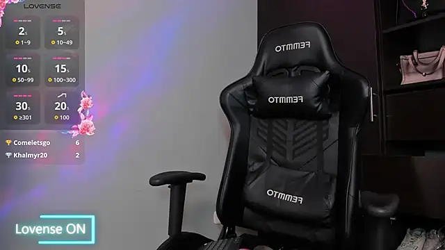 MeganDaviees live sex cam