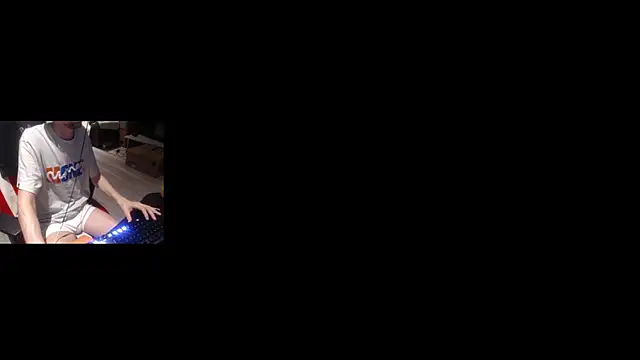 LoyalDoggie's cam snapshot