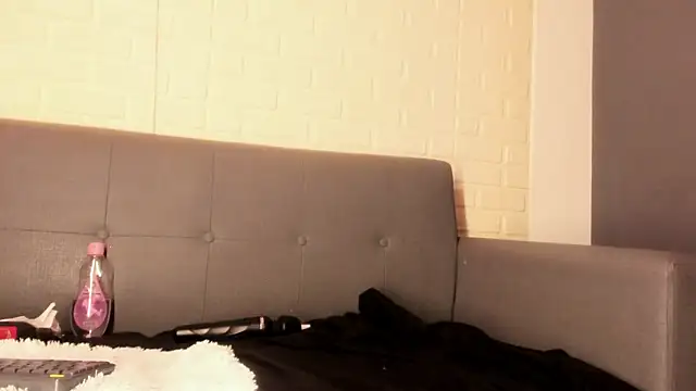 karina_gomez_18's cam snapshot