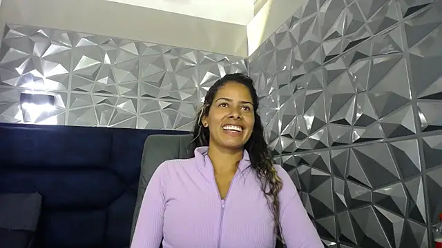 nairobi8's cam snapshot