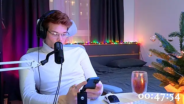 DENIS_HERE's cam snapshot