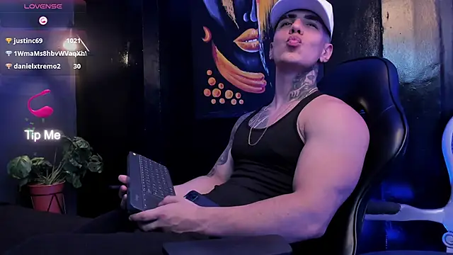 SalvatoreDmore live sex cam