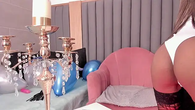 LatinDreamCol's cam snapshot