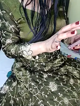 PRIYA_22's cam snapshot