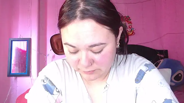 NikkiRous_'s cam snapshot