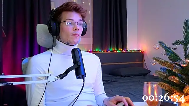 DENIS_HERE's cam snapshot