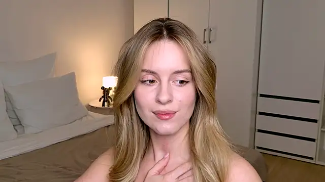 RozzitaBedberry live sex cam