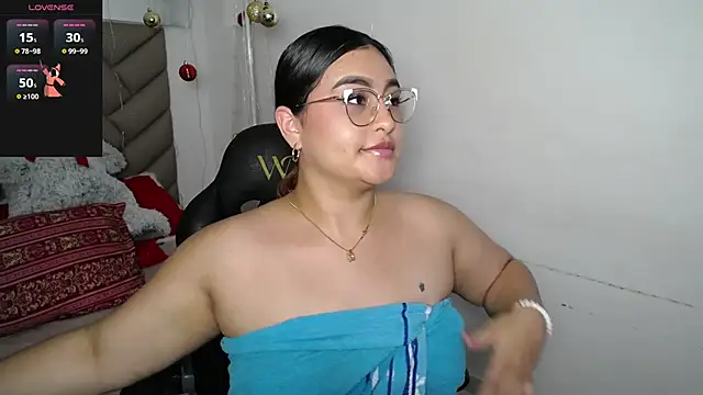 heluejamil's cam snapshot