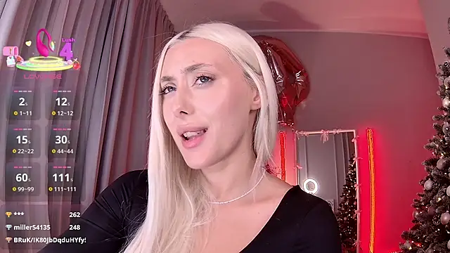 LoryWood's cam snapshot