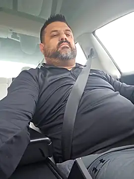 Roddog18 live sex cam