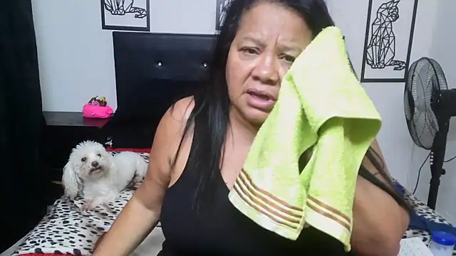 Shanttal0272 live sex cam