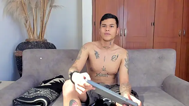 jamesinked_ live sex cam