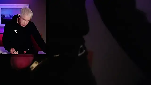 Snarfle82 live sex cam