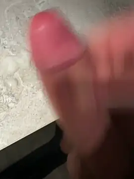 BigYoungDick33 live sex cam