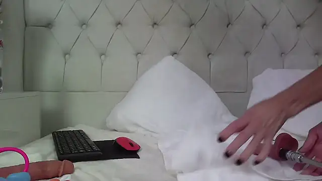 carolinesampaio live sex cam