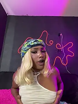 TIFFANYYSTAR live sex cam