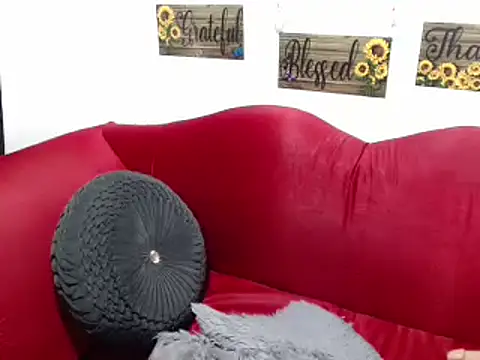 MAIA_2016_ live sex cam