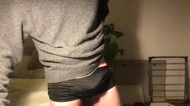 Angus80085 live sex cam