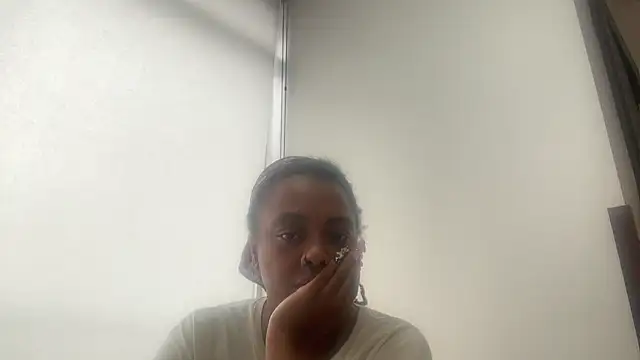 ChocolateCakeQueen live sex cam