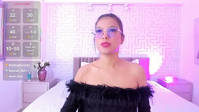 Alondra_2526's cam snapshot