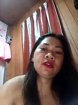 SweetChubbyMommy_02's cam snapshot