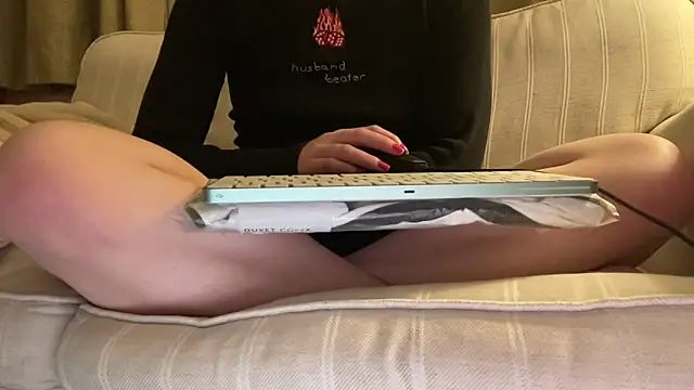 18yoteenvirgin's cam snapshot