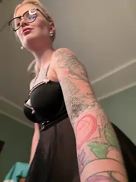 TeaseKitten- live sex cam