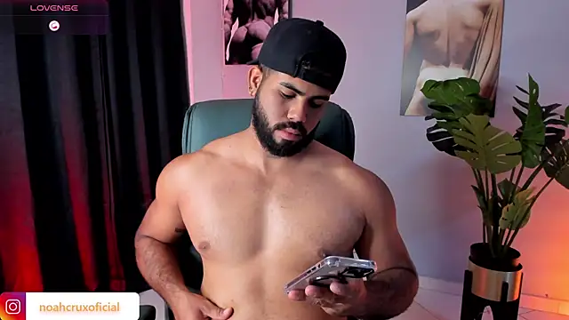 noah_crux live sex cam