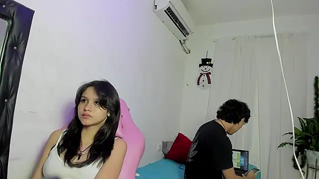 Laura_and_Kevin live sex cam