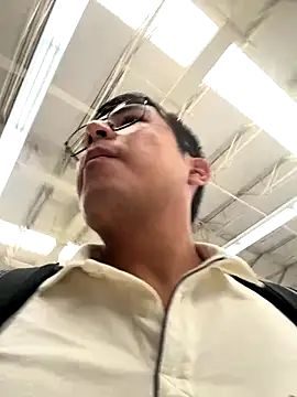 andrewmhilton_'s cam snapshot