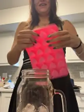 SafeinouterSpace's cam snapshot