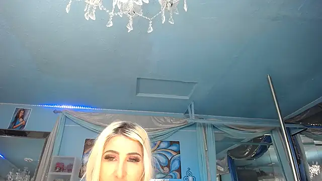 ADRIANNA_FOX's cam snapshot