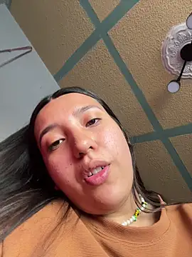 Alix_Rousses21's cam snapshot