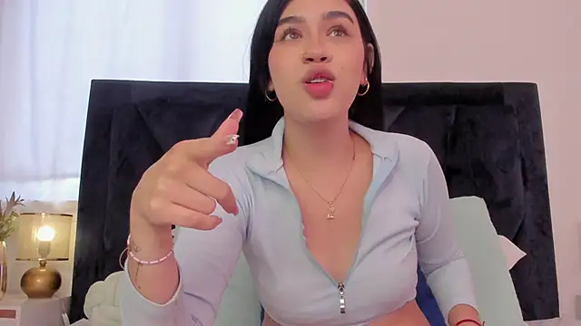 Lily_Woodz's cam snapshot