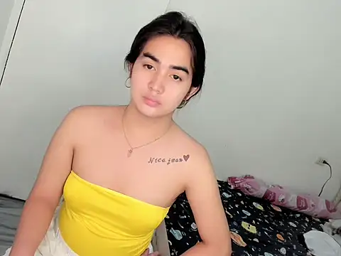nica_doll live sex cam