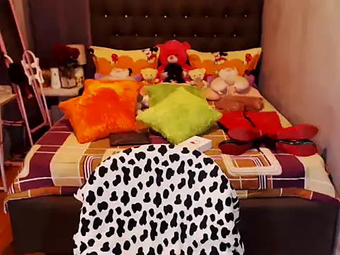 xXGoddessBellaXx live sex cam