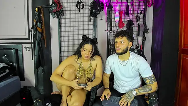 Twisted_Fantasy live sex cam