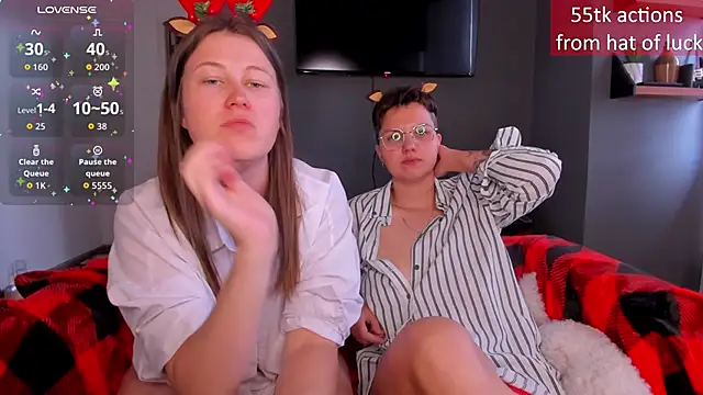 Tenderly_Couple's cam snapshot