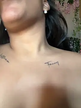 ArielleMillerr-'s cam snapshot