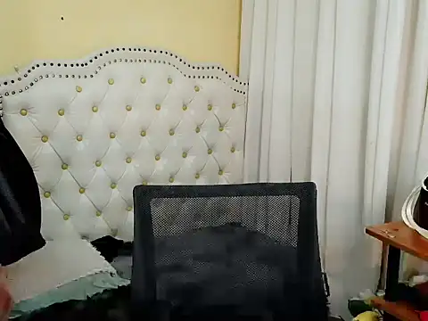 queen_lucinda live sex cam