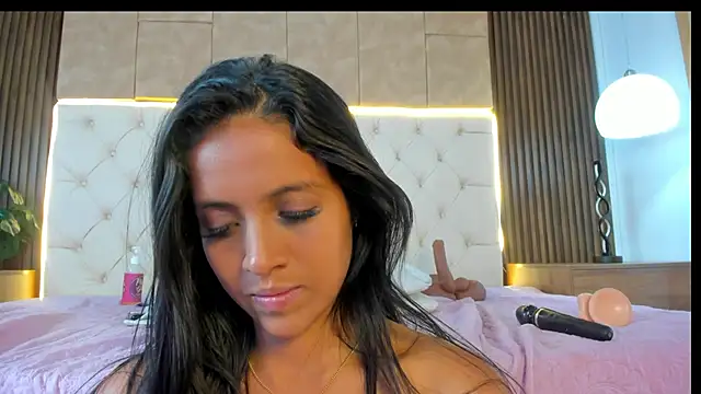 Camiila_rosse's cam snapshot