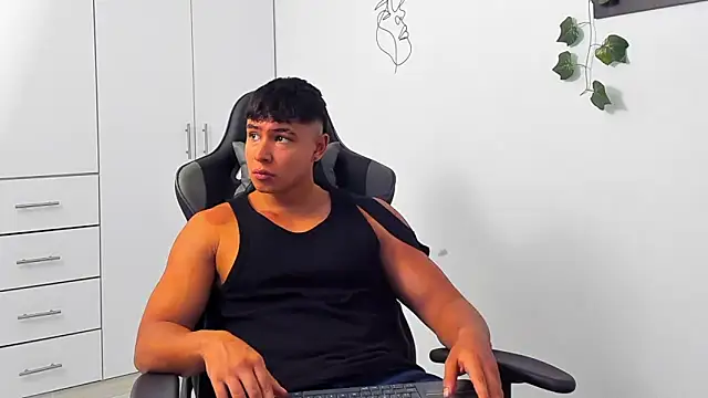 Bray_Kevin live sex cam