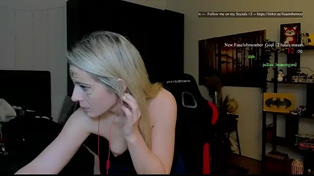 Lisaonthemoon live sex cam