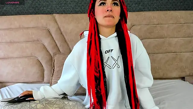 alice_foxred live sex cam