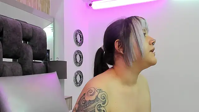 Charlotte_Myers live sex cam