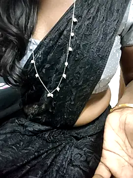 Tamilmallu-duskygirl03's cam snapshot