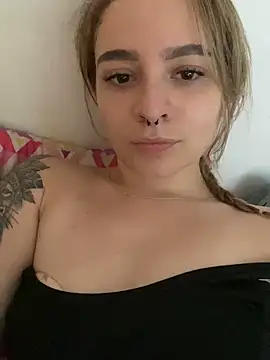 karla-thomsom10 live sex cam