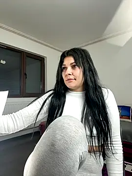 MiaKiittyy live sex cam