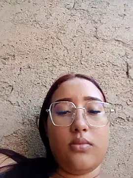 young_dairy01's cam snapshot