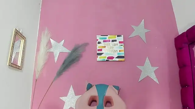 LauraSweet-'s cam snapshot